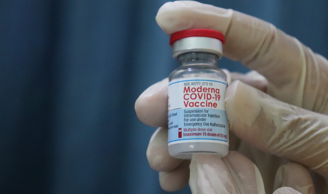 Mandatory Vaccinations Vaccine Moderna COVID-19 medicine healthcare Pixabay
